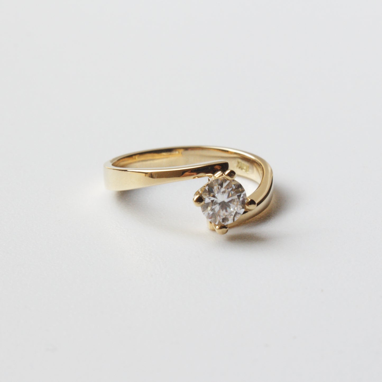 Anillo de Compromiso Andrea en Oro 18k
