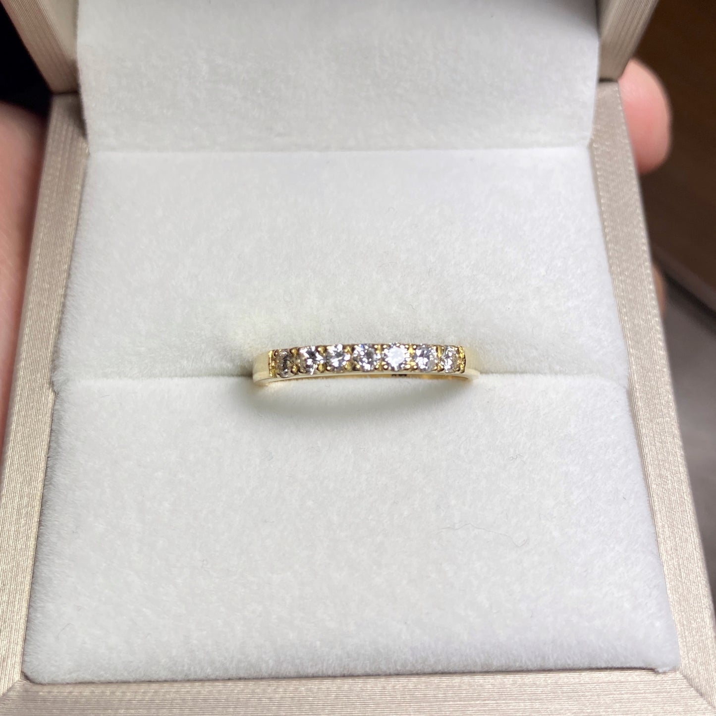 Anillo Semi Riviere en Oro 18k
