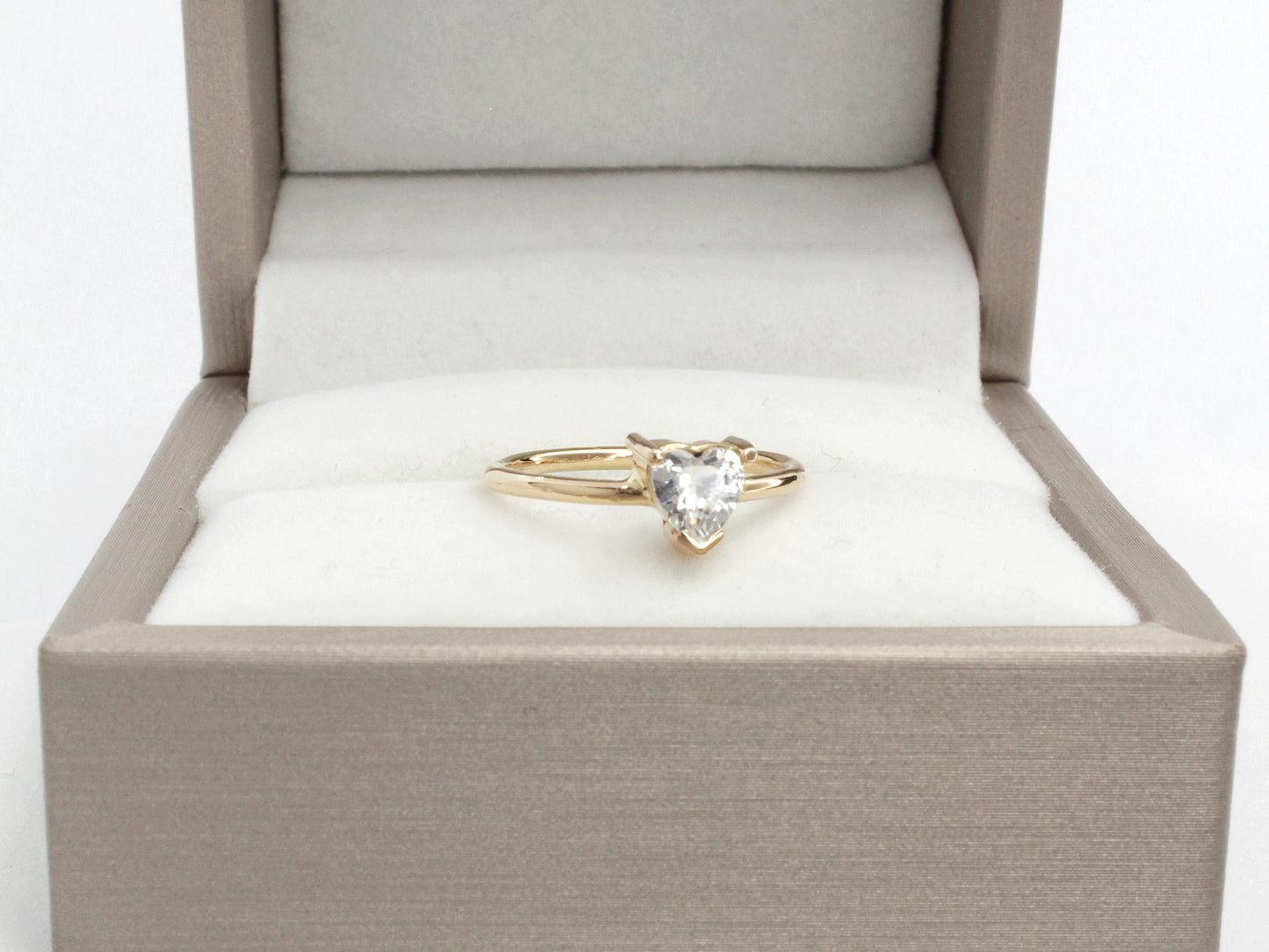 ANILLO CORAZÓN EN ORO 18K