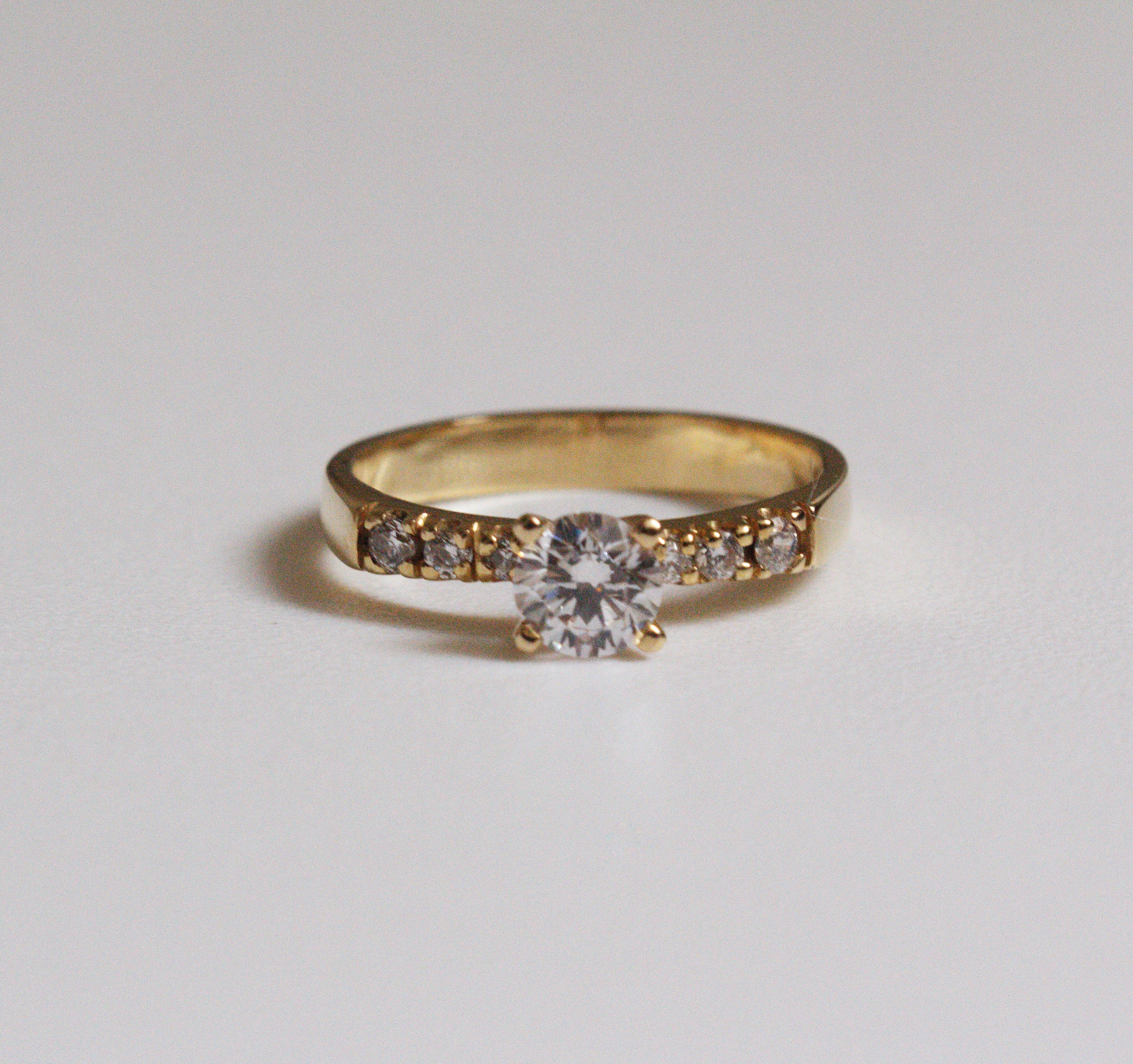 Anillo de Compromiso Ania en Oro 18k
