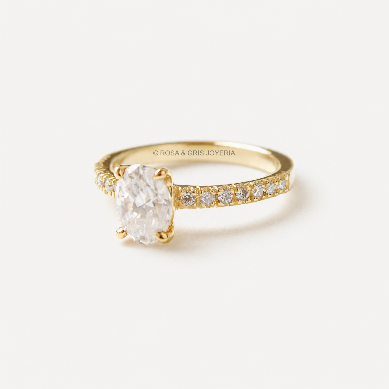 Anillo de Compromiso Oval 2 en Oro 18k