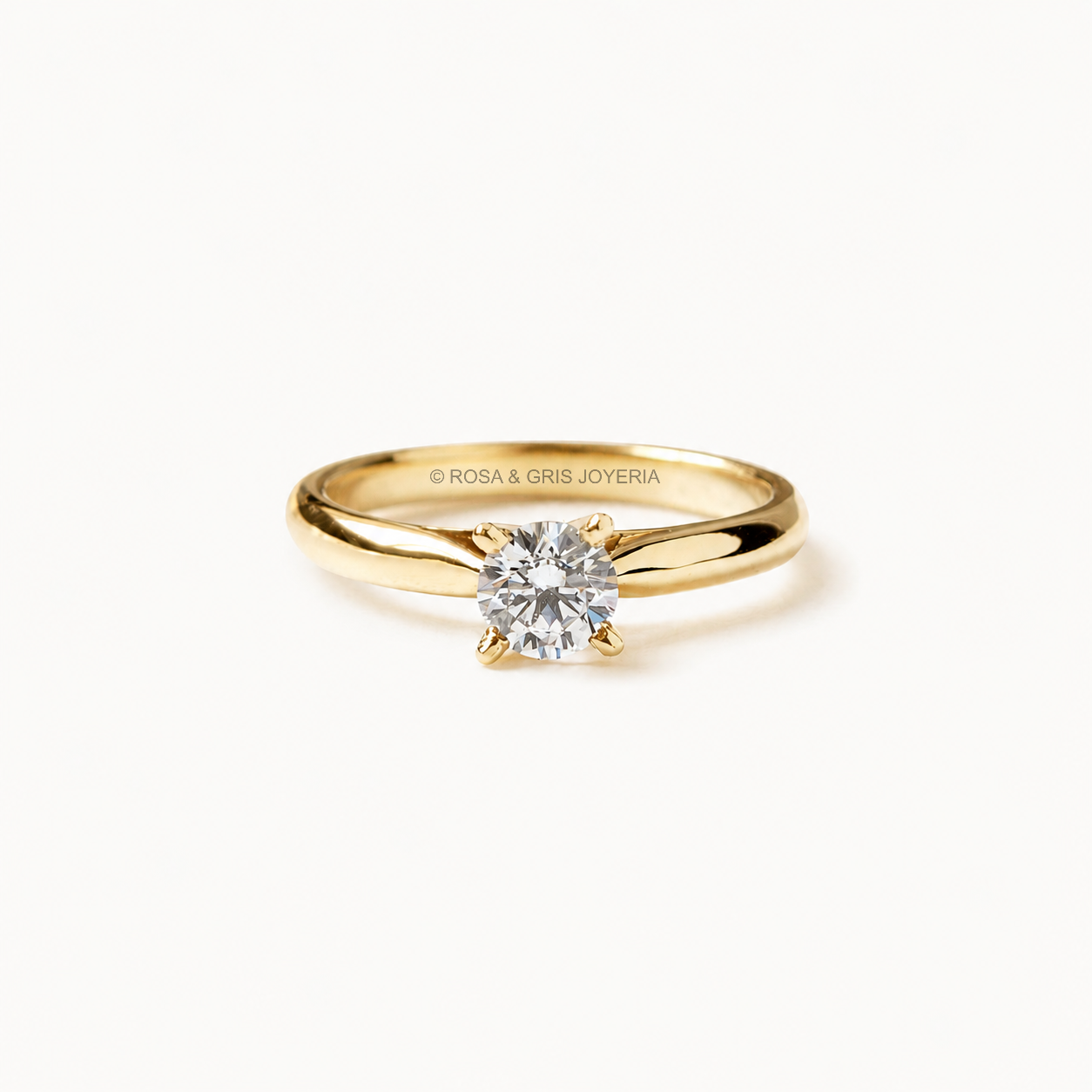 Anillo de Compromiso Clásico en Oro 18k