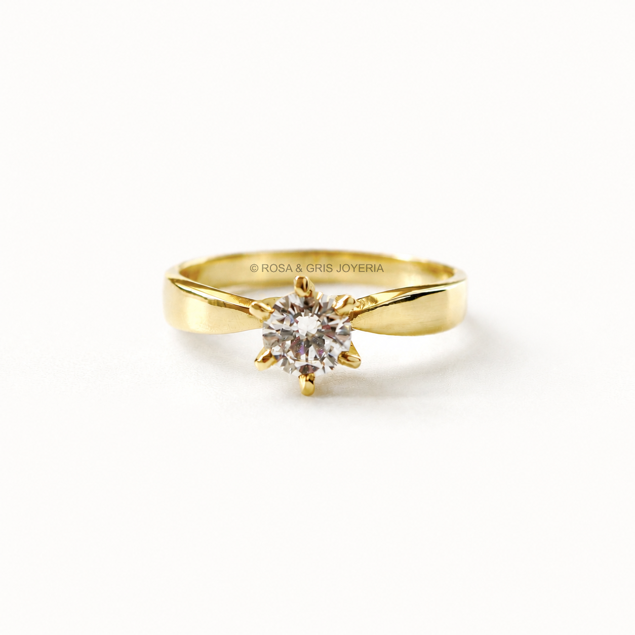 Anillo de Compromiso Bela en Oro 18k