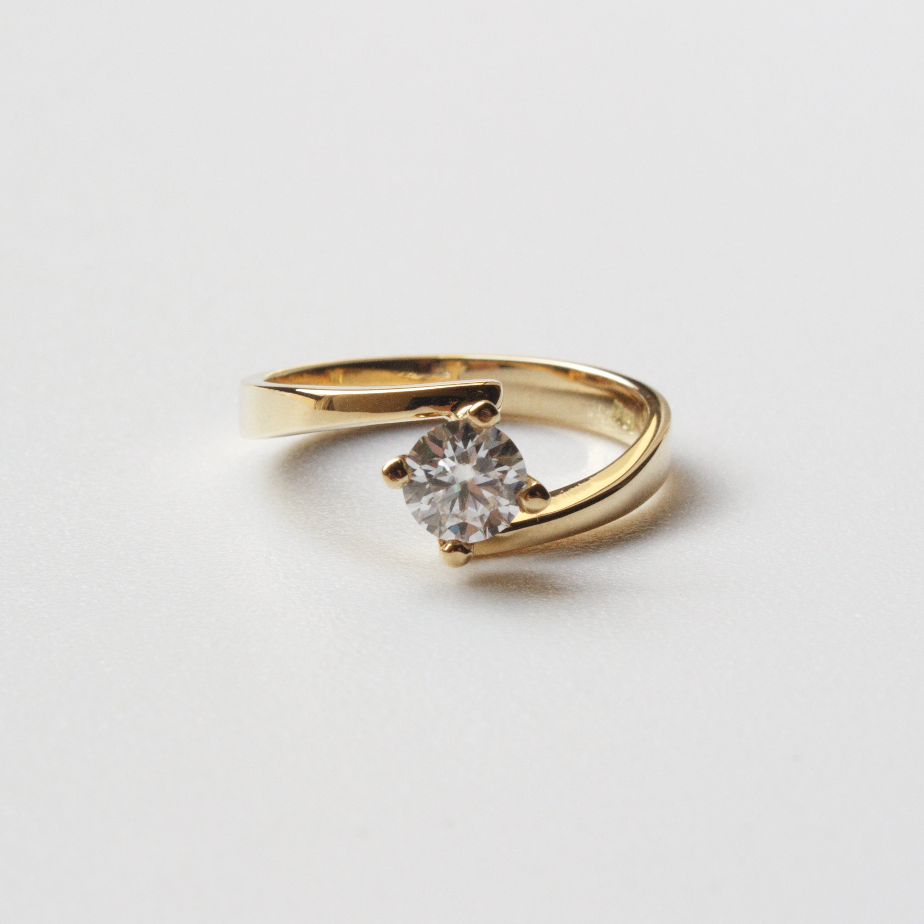 Anillo de Compromiso Andrea en Oro 18k
