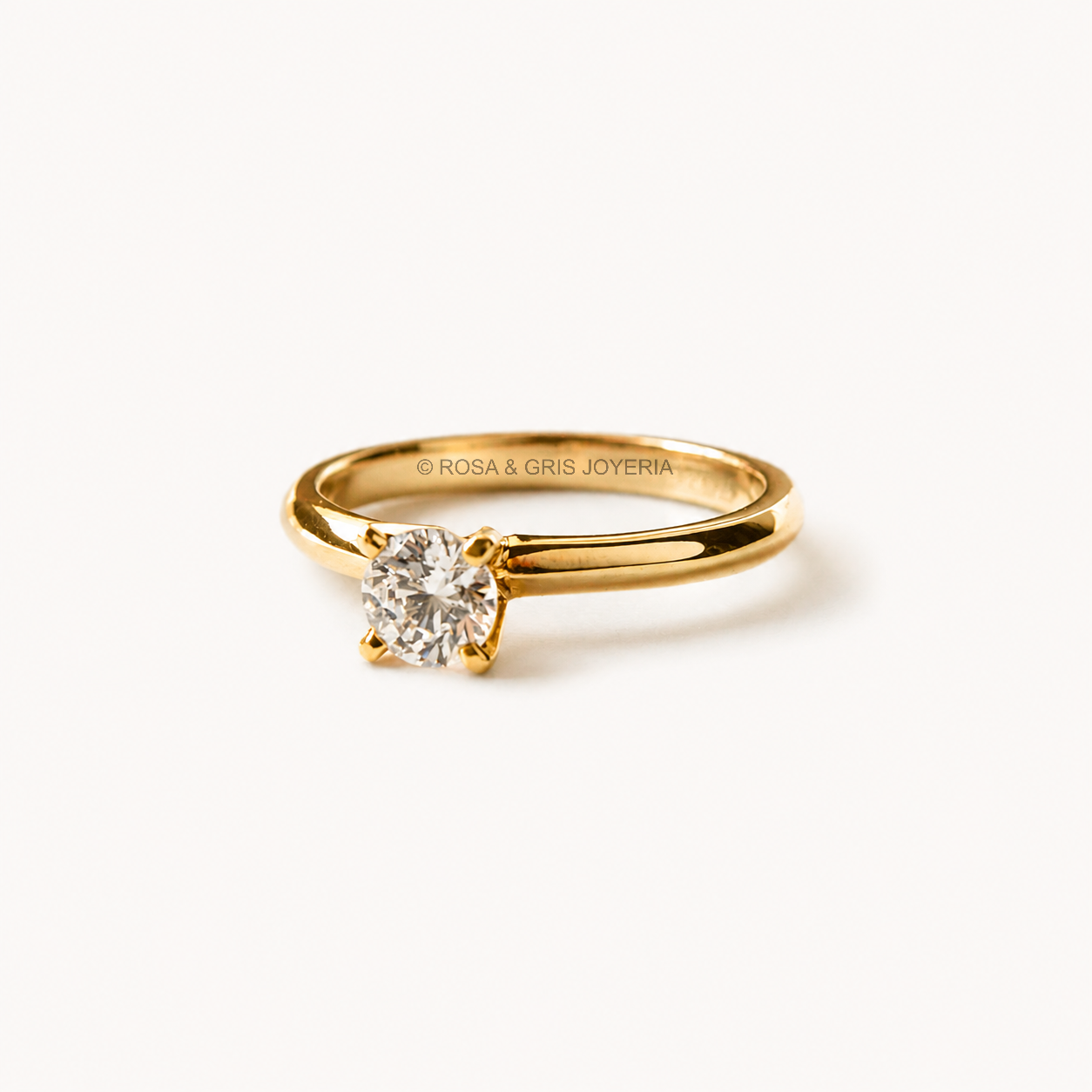 Anillo de Compromiso Sophia en Oro 18k