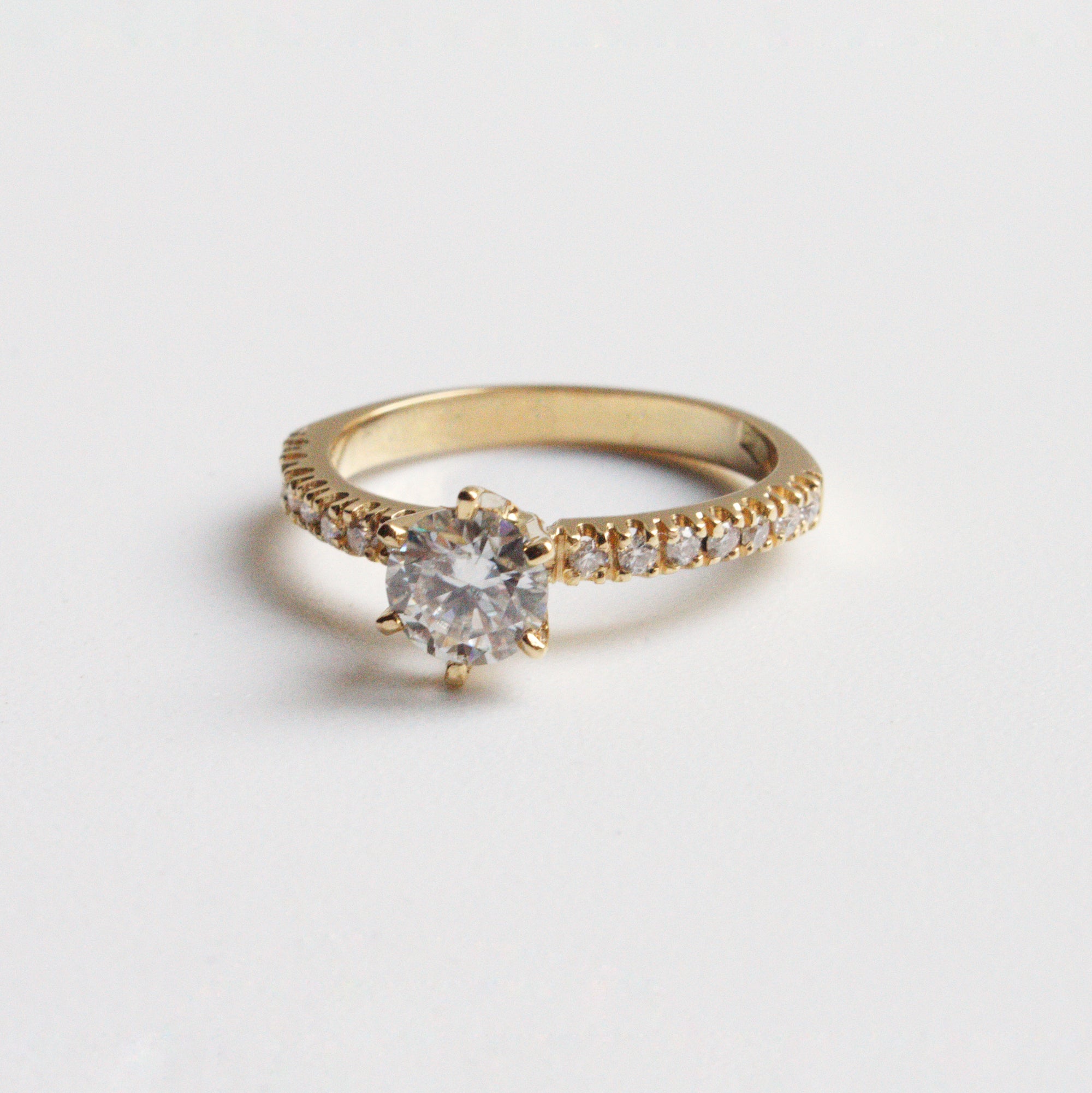 Anillo de Compromiso Analía en Oro 18k