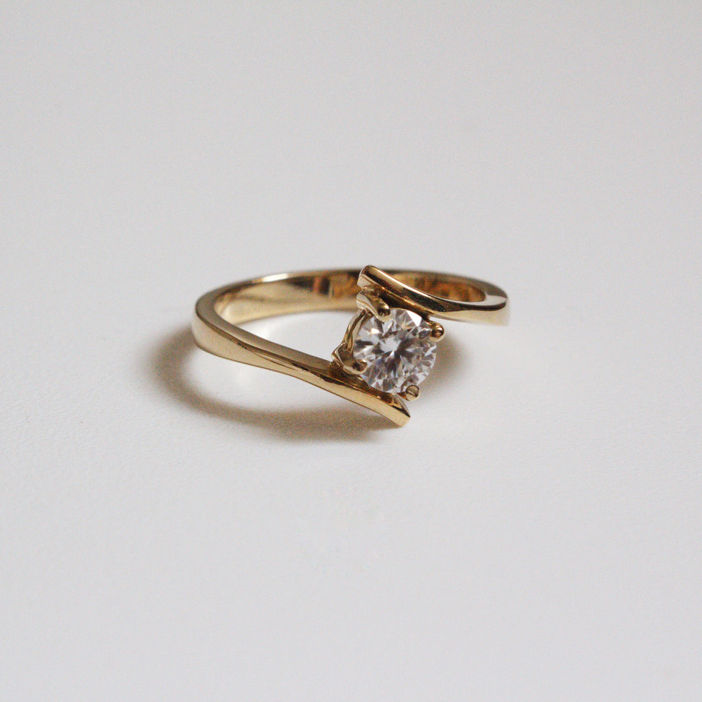 Anillo de Compromiso Elegant en Oro 18k