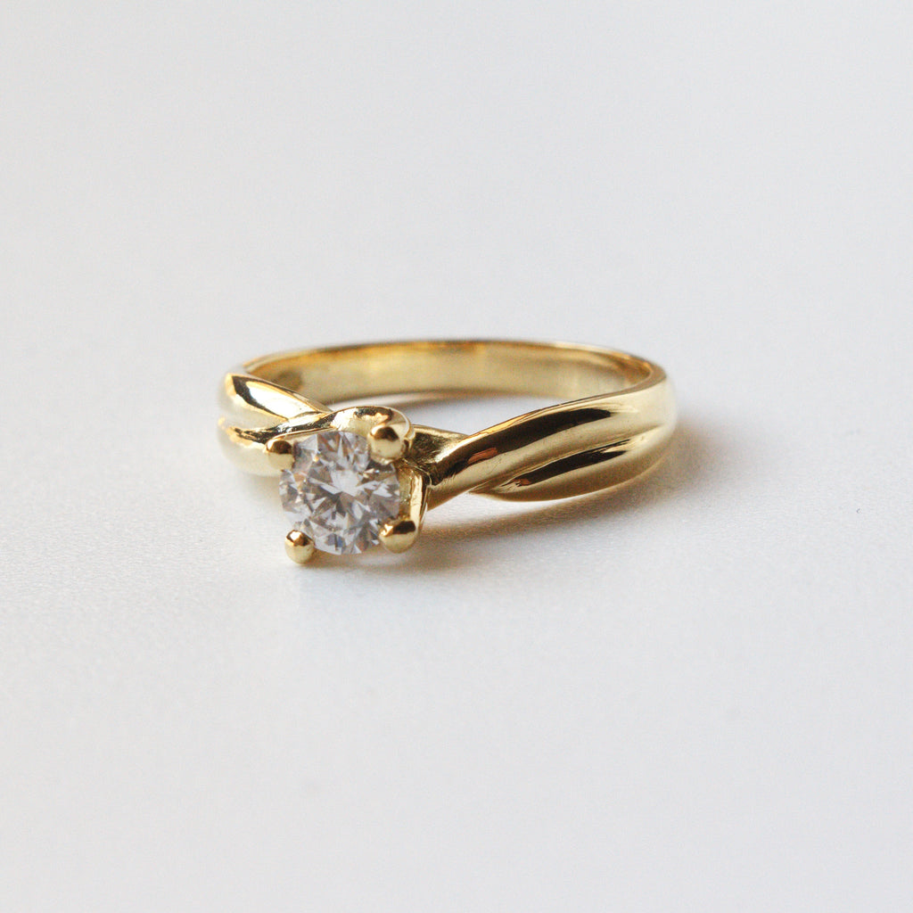 Anillo de Compromiso Lazo en Oro 18k