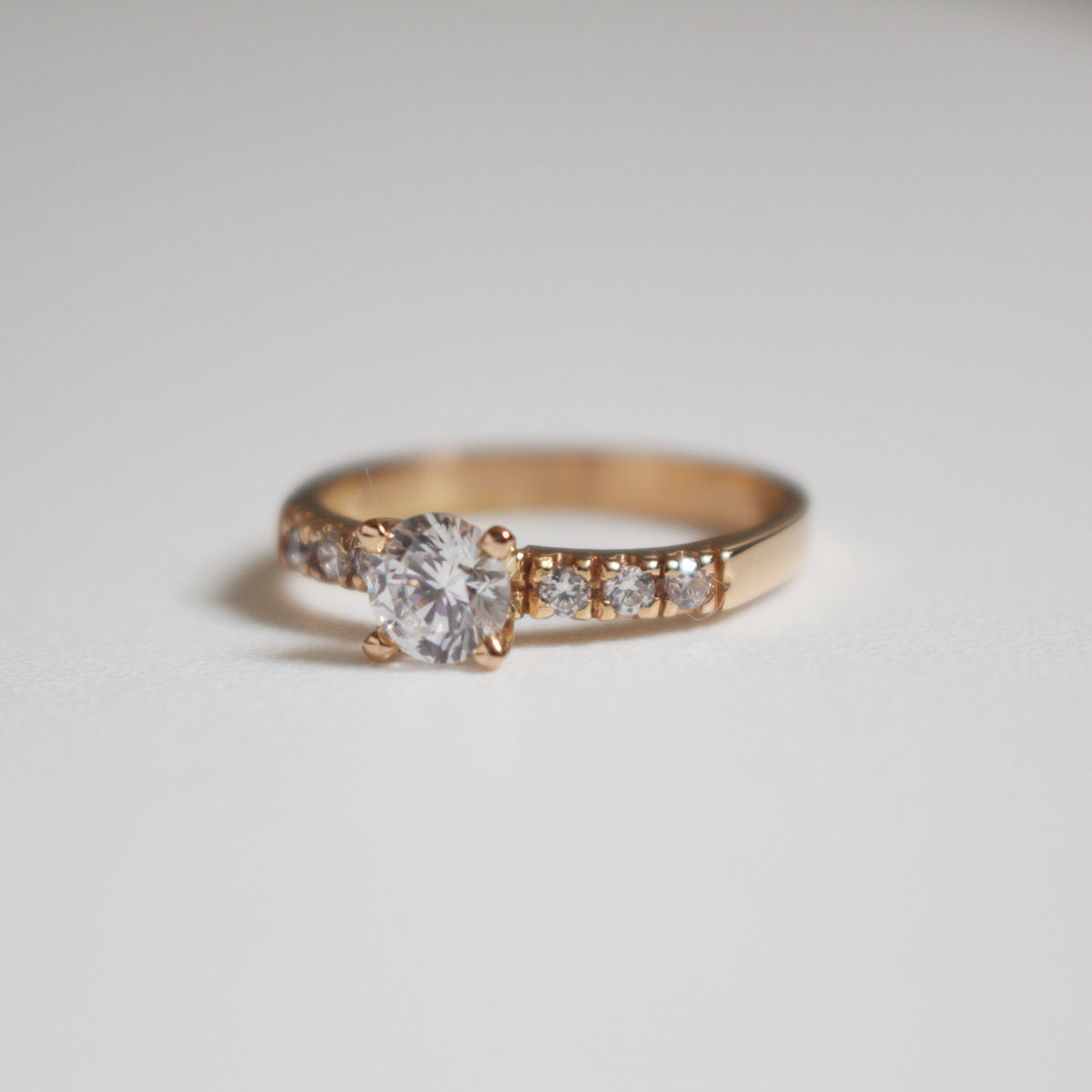 Anillo de Compromiso Elisya en Oro 18k