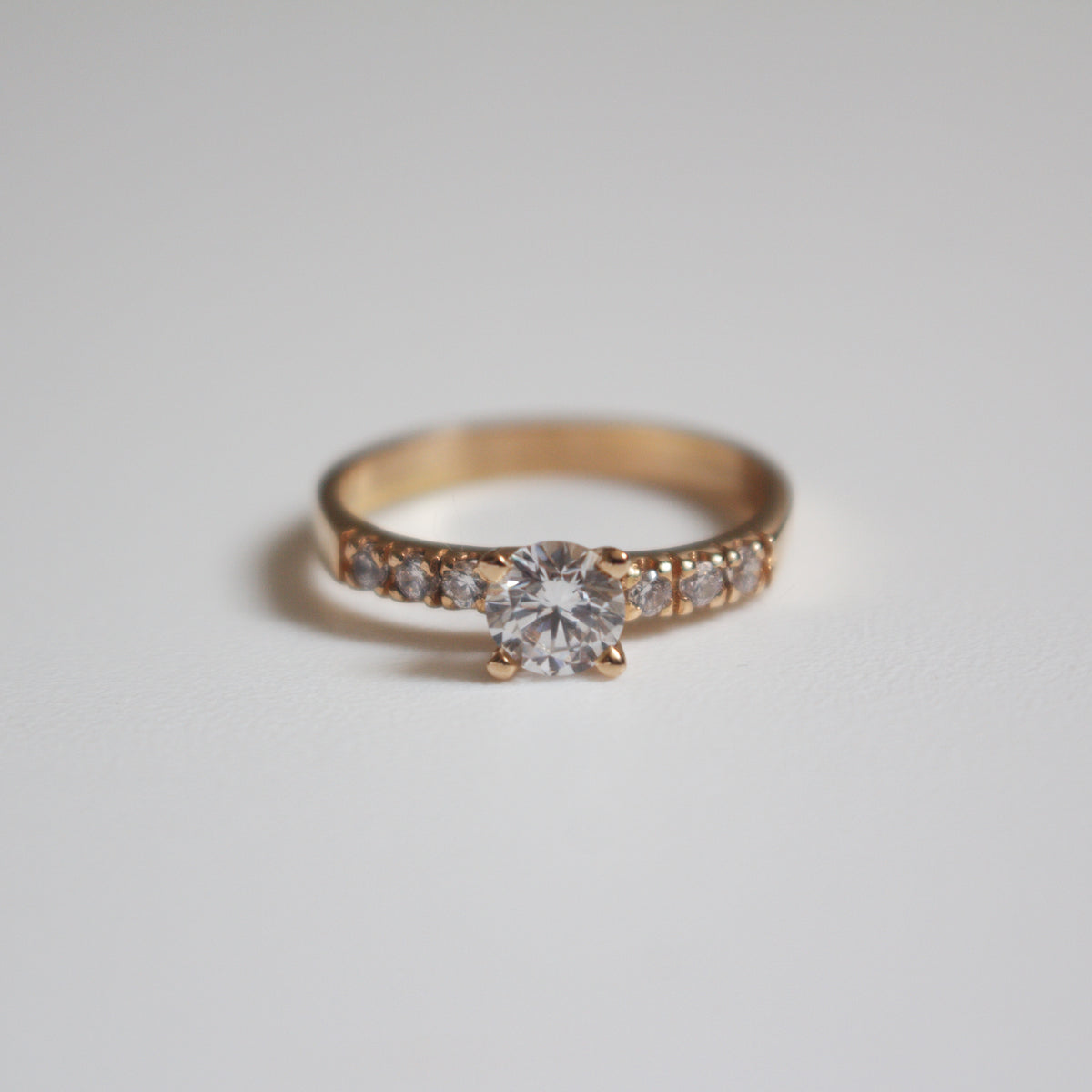 Anillo de Compromiso Elisya en Oro 18k