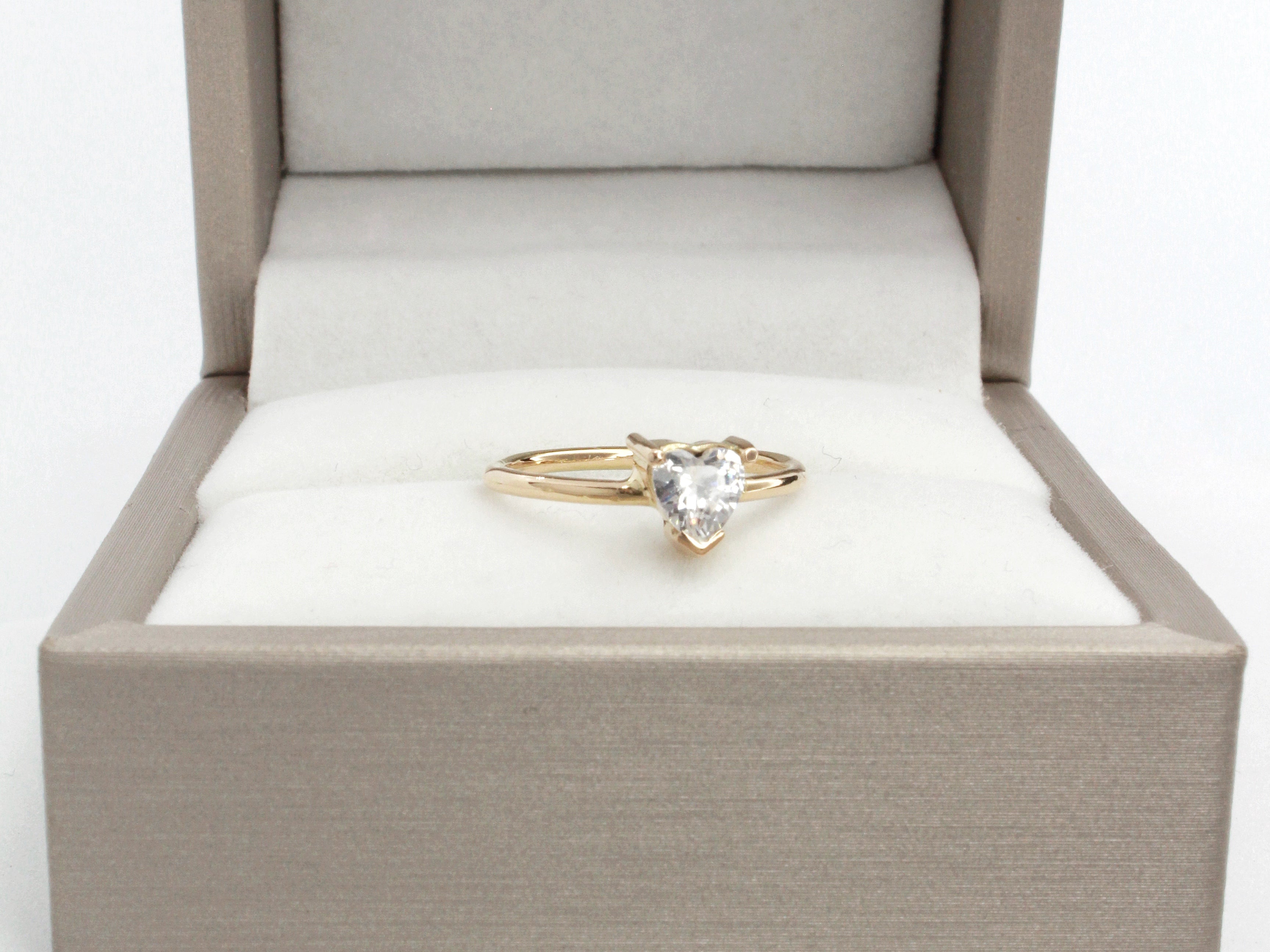 ANILLO CORAZÓN EN ORO 18K