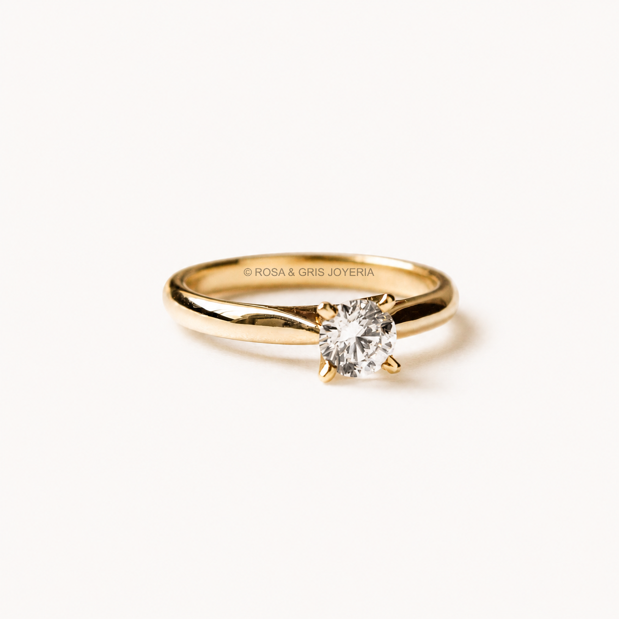 Anillo de Compromiso Clásico en Oro 18k