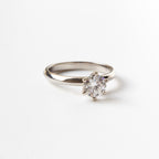 Anillo de Compromiso Elara en Oro 18k