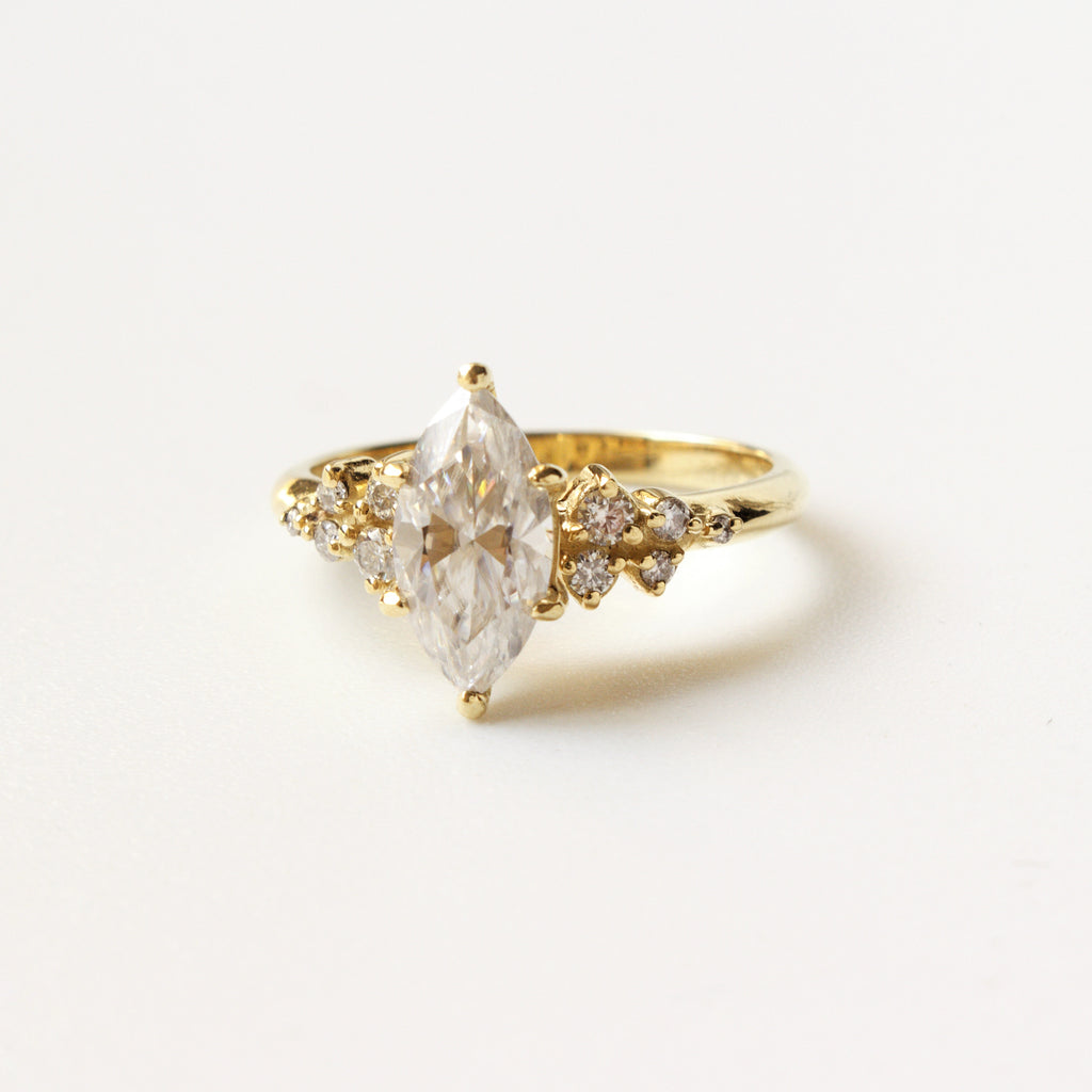 Anillo de Compromiso Serena en Oro 18k