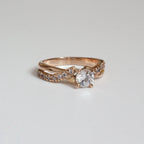 Anillo de Compromiso Entrelazada en Oro 18k