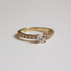Anillo de Compromiso Annie en Oro 18k