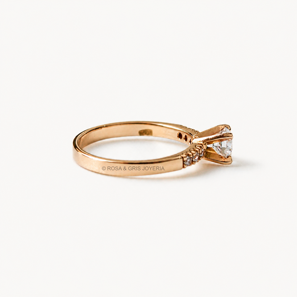 Anillo de Compromiso Elisya en Oro 18k