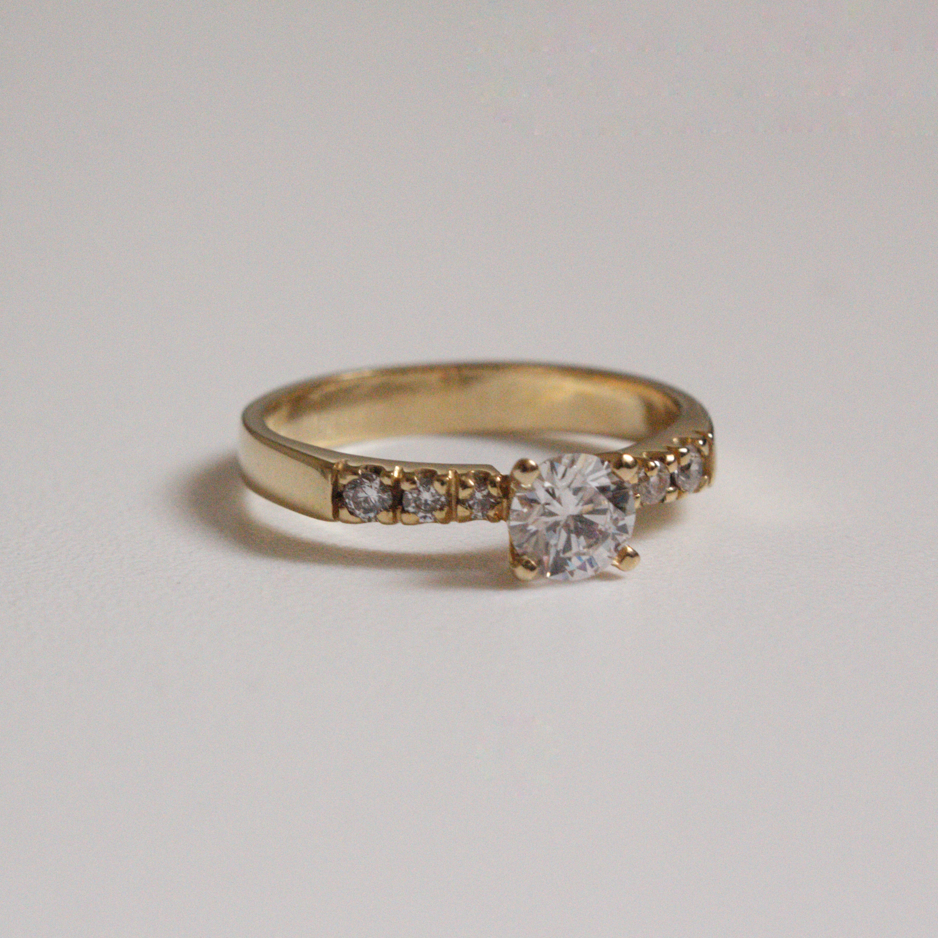 Anillo de Compromiso Ania en Oro 18k
