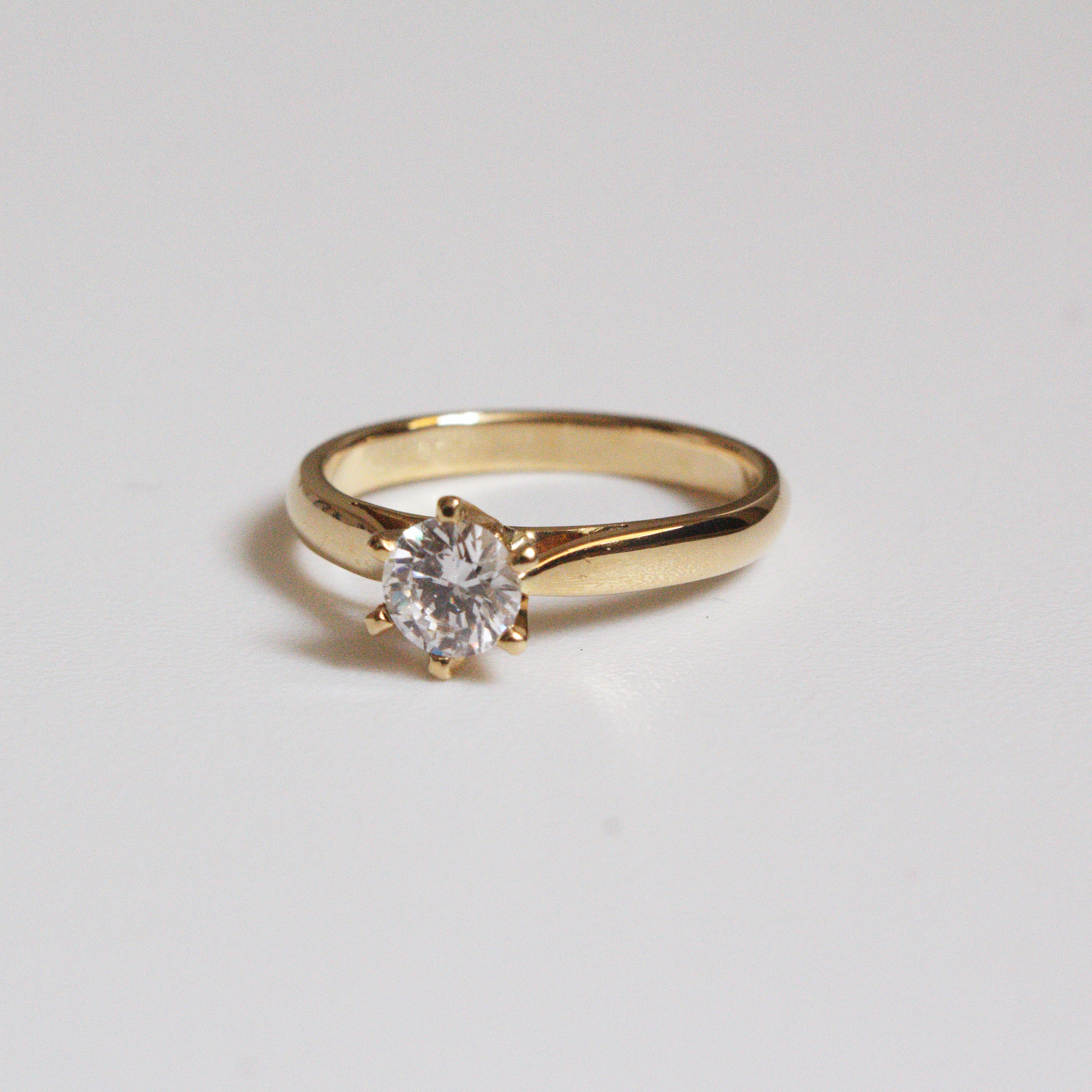 Anillo de Compromiso Clásico 2 en Oro 18k