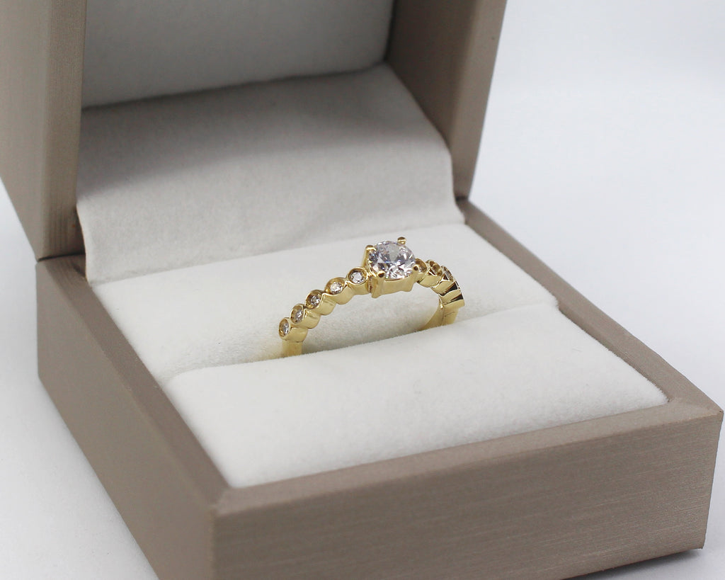 Anillo de Compromiso Aurora en Oro 18k
