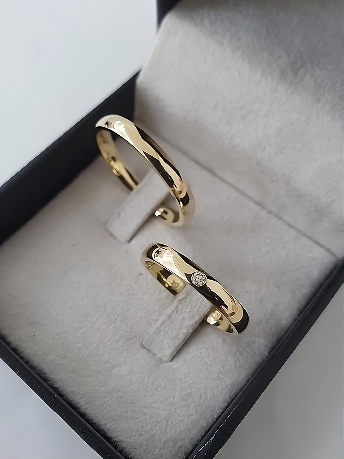 AROS DE MATRIMONIO REINA EN ORO 18K