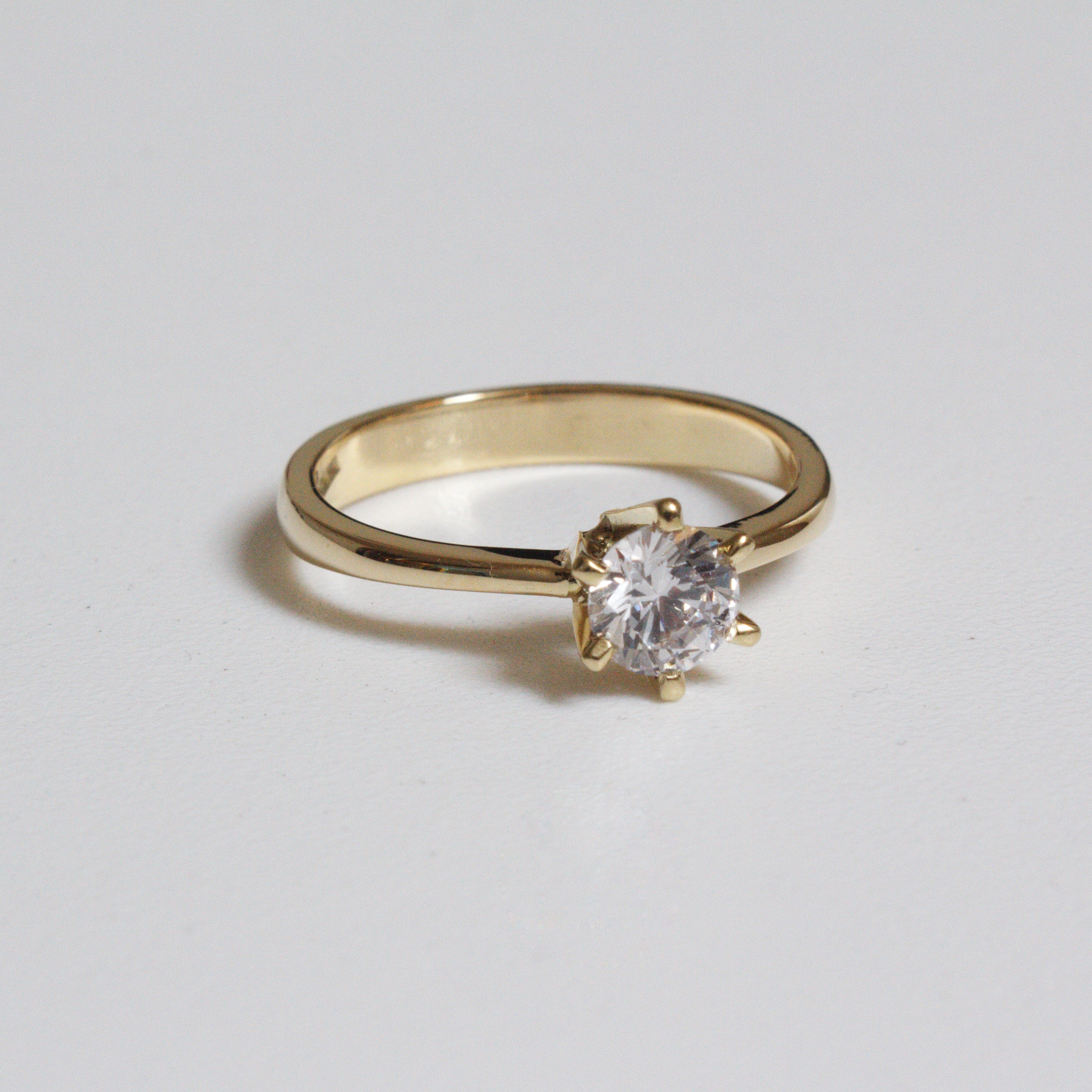 Anillo de Compromiso Estela en Oro 18k