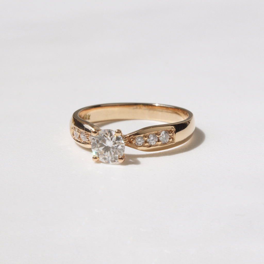 Anillo de Compromiso Nia en Oro 18k