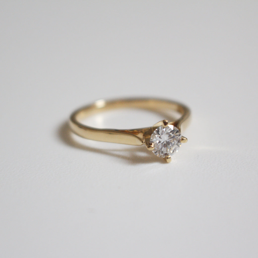Anillo de Compromiso Isabella en Oro 18k