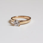 Anillo de Compromiso Solitario en Oro 18k