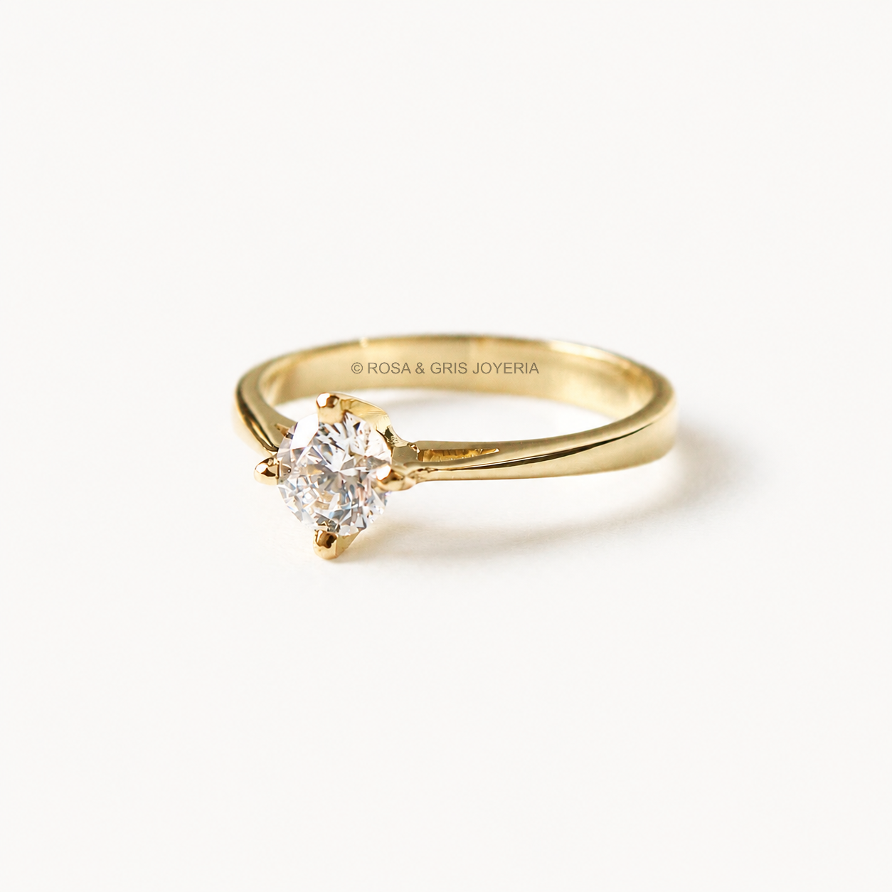 Anillo de Compromiso Isa en Oro 18k