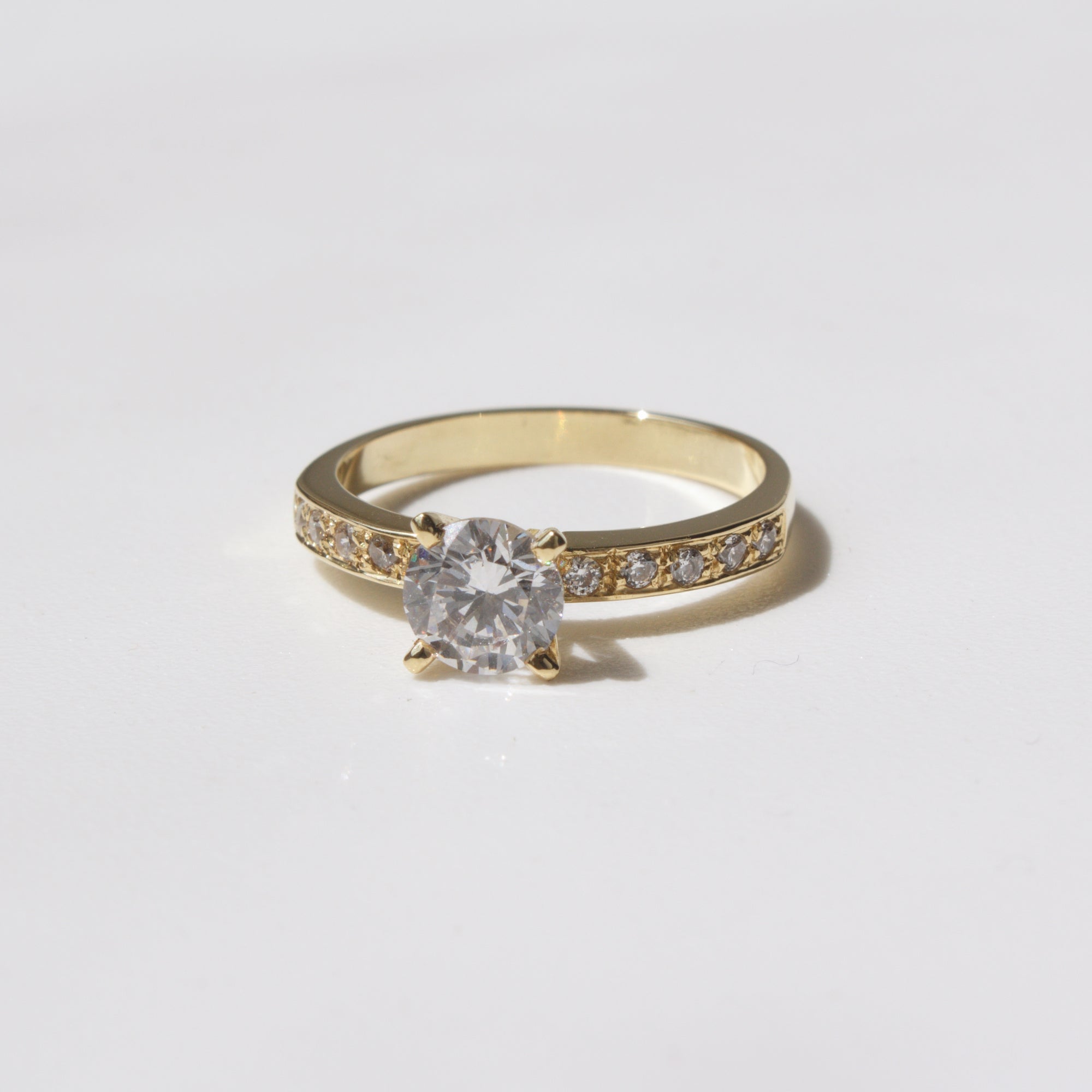 Anillo de Compromiso Cielo en Oro 18k