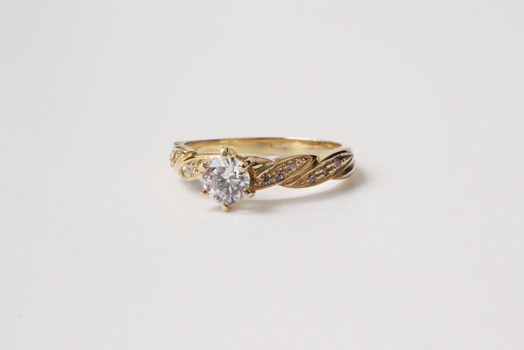 Anillo de Compromiso Infinity en Oro 18k