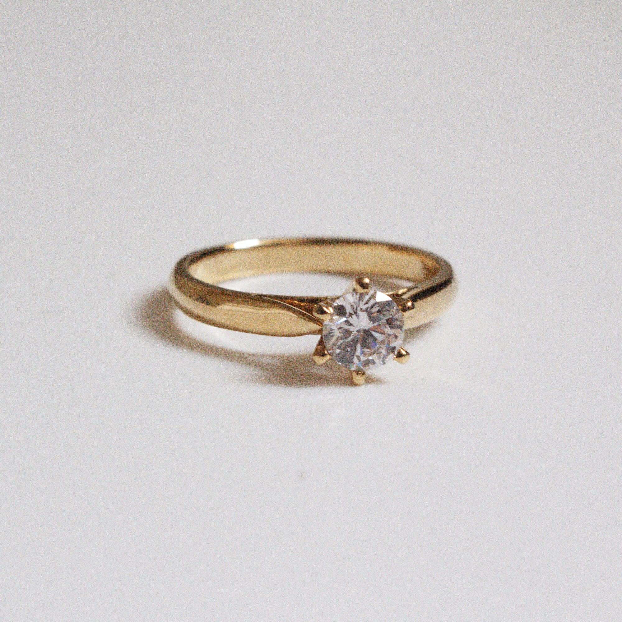 Anillo de Compromiso Clásico 2 en Oro 18k