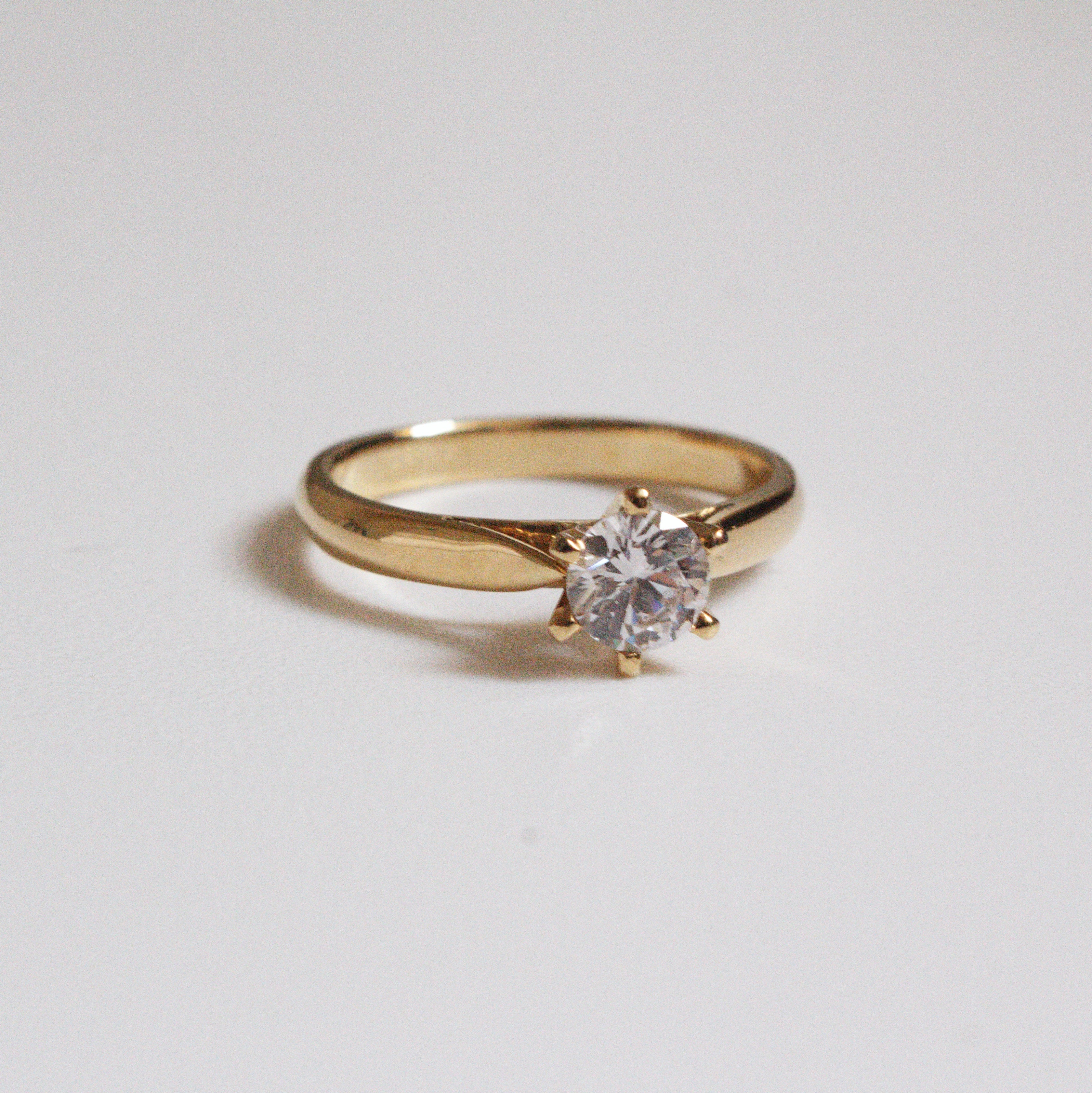 Anillo de Compromiso Clásico 2 en Oro 18k