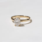 Anillo de Compromiso Oval en Oro 18k