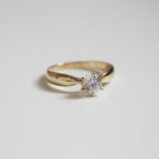 Anillo de Compromiso Bela en Oro 18k