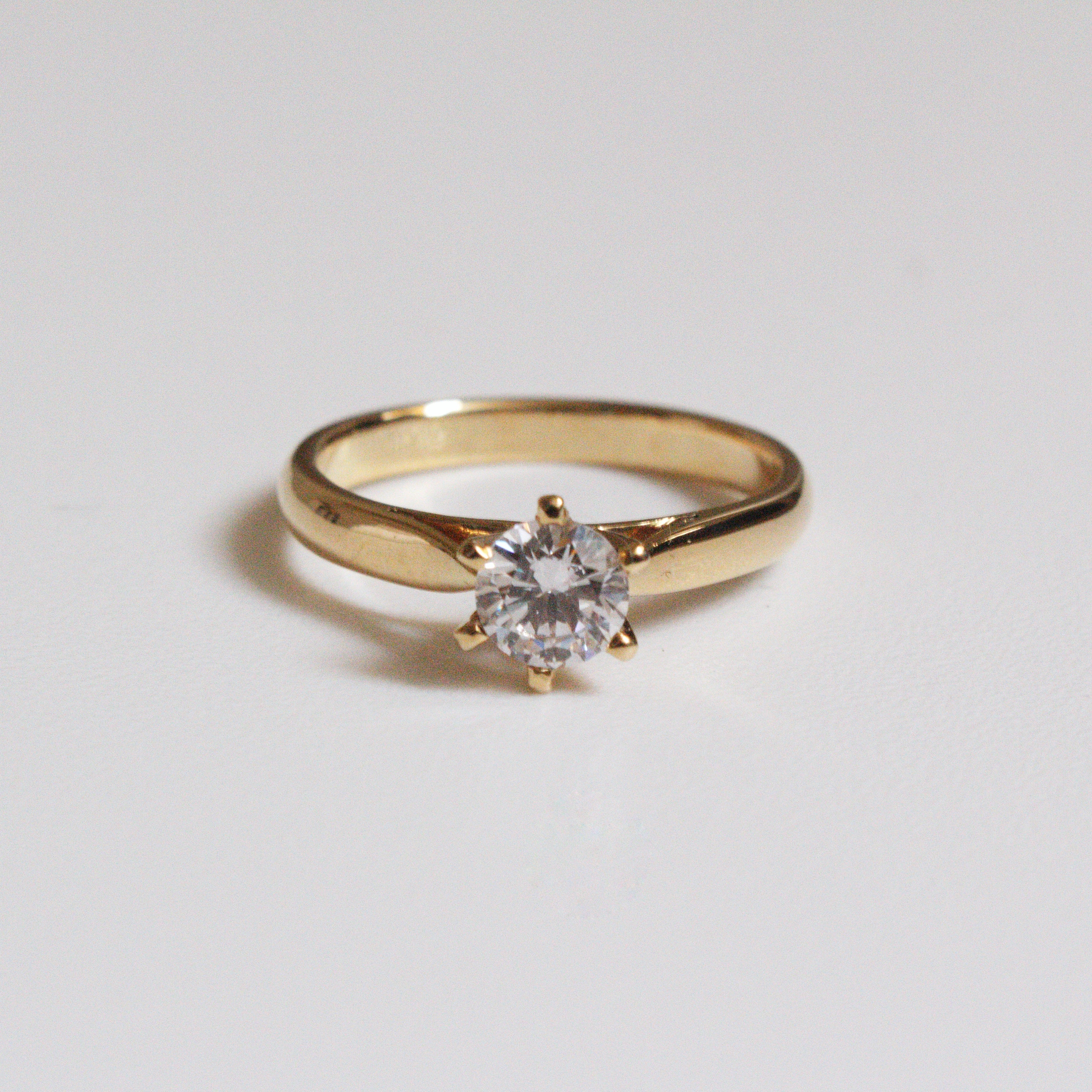 Anillo de Compromiso Clásico 2 en Oro 18k