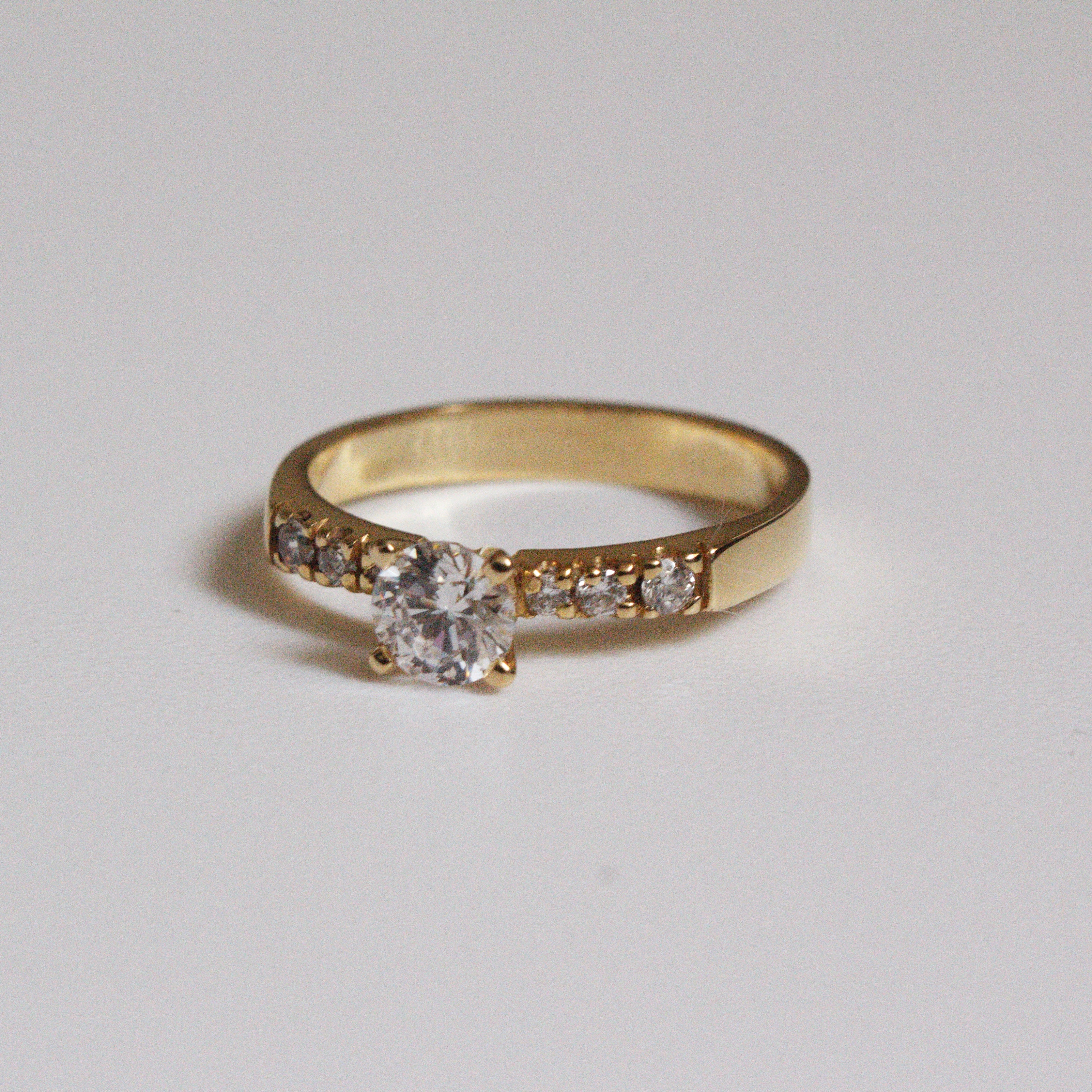 Anillo de Compromiso Ania en Oro 18k