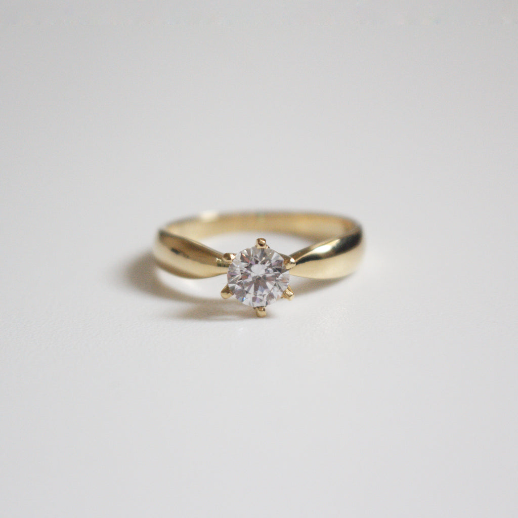 Anillo de Compromiso Bela en Oro 18k