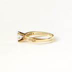 Anillo de Compromiso Cielo en Oro 18k
