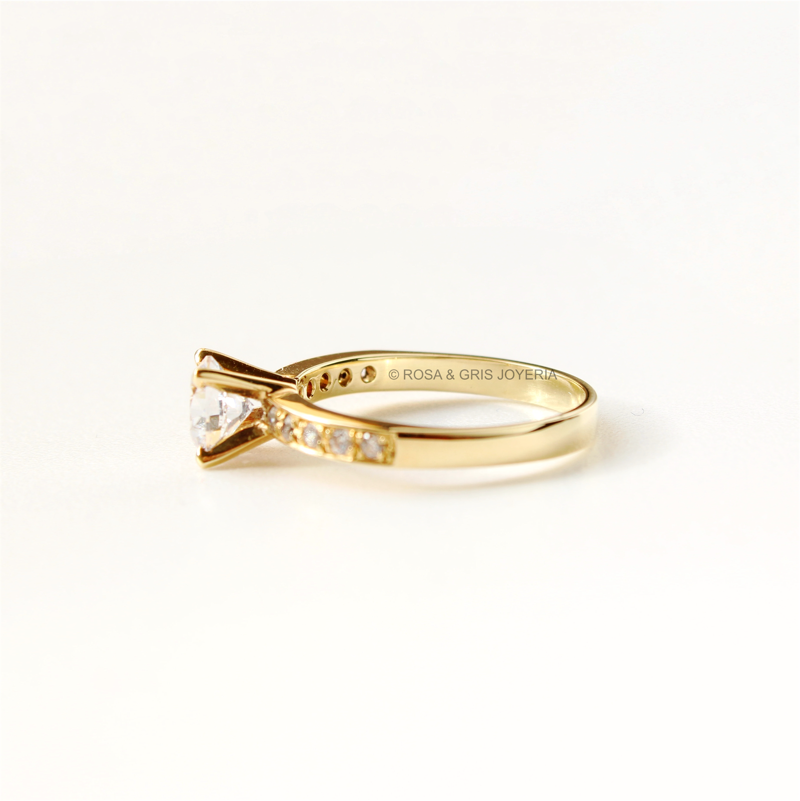 Anillo de Compromiso Cielo en Oro 18k