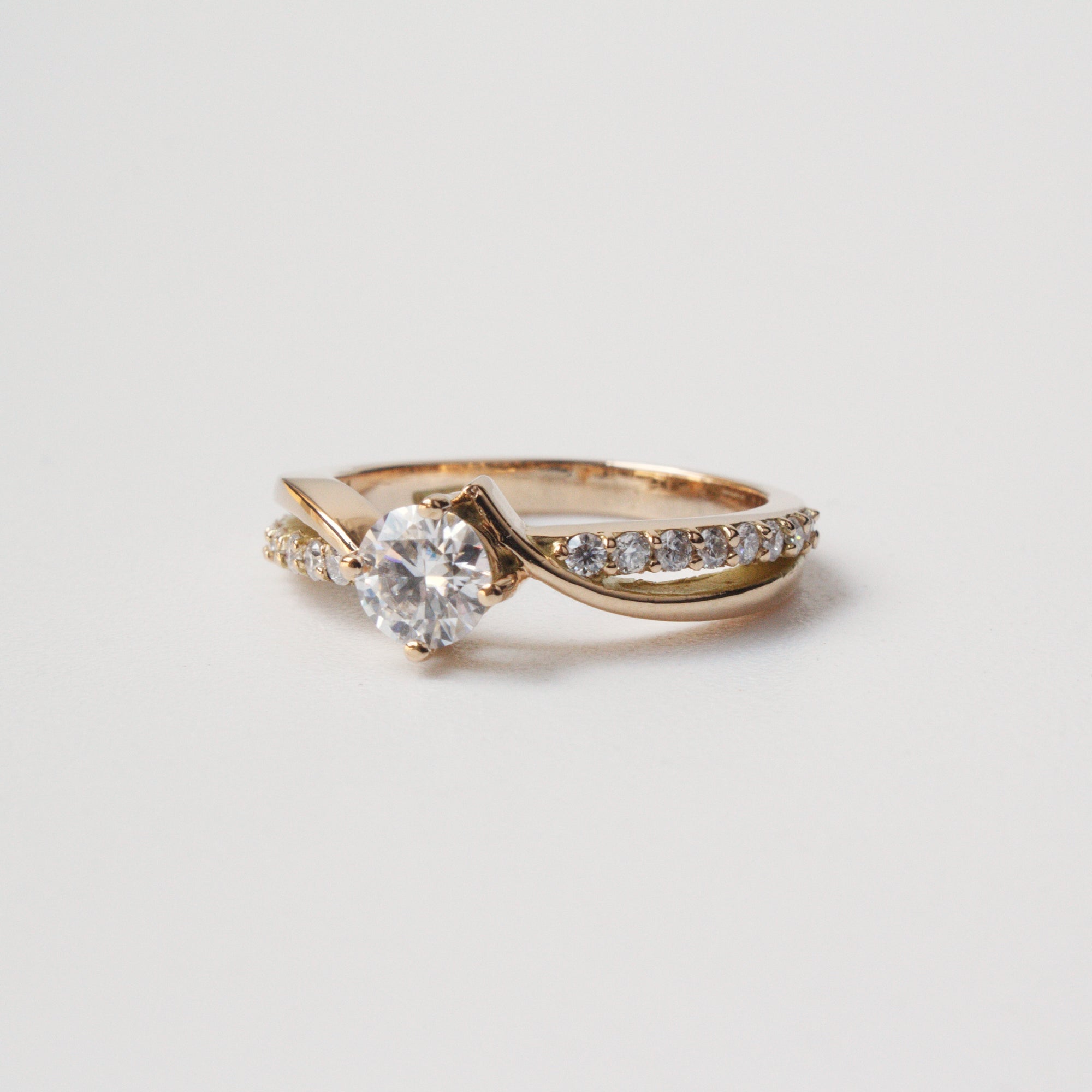 Anillo de Compromiso Lady en Oro 18k