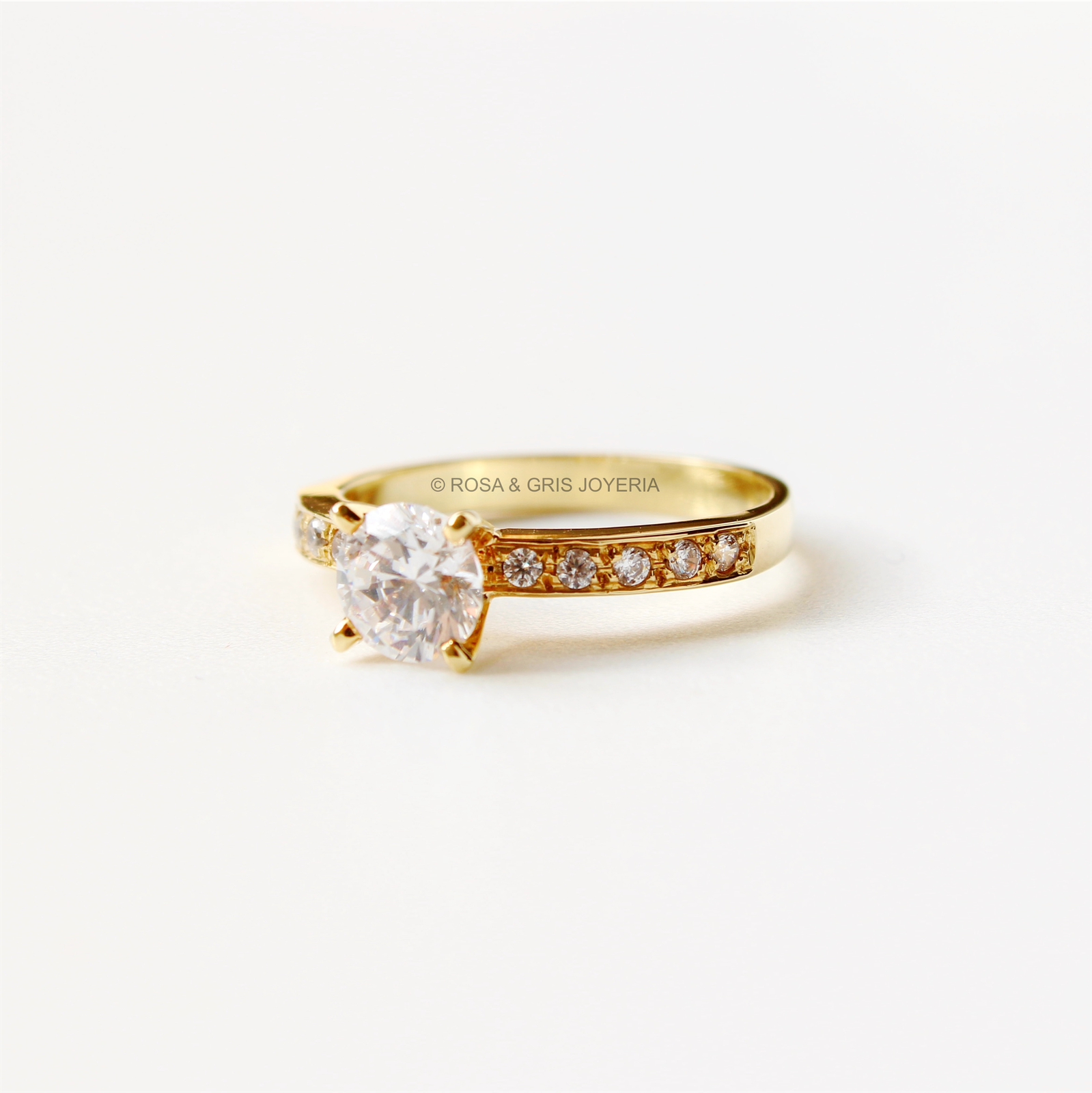Anillo de Compromiso Cielo en Oro 18k