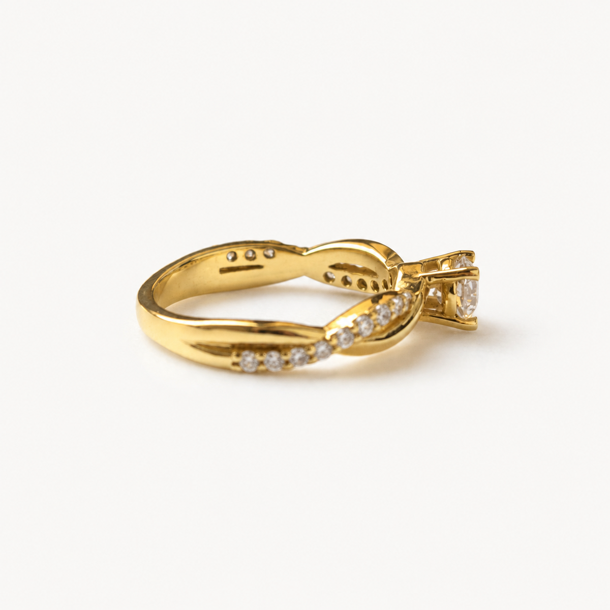 Anillo de Compromiso Infinito en Oro 18k
