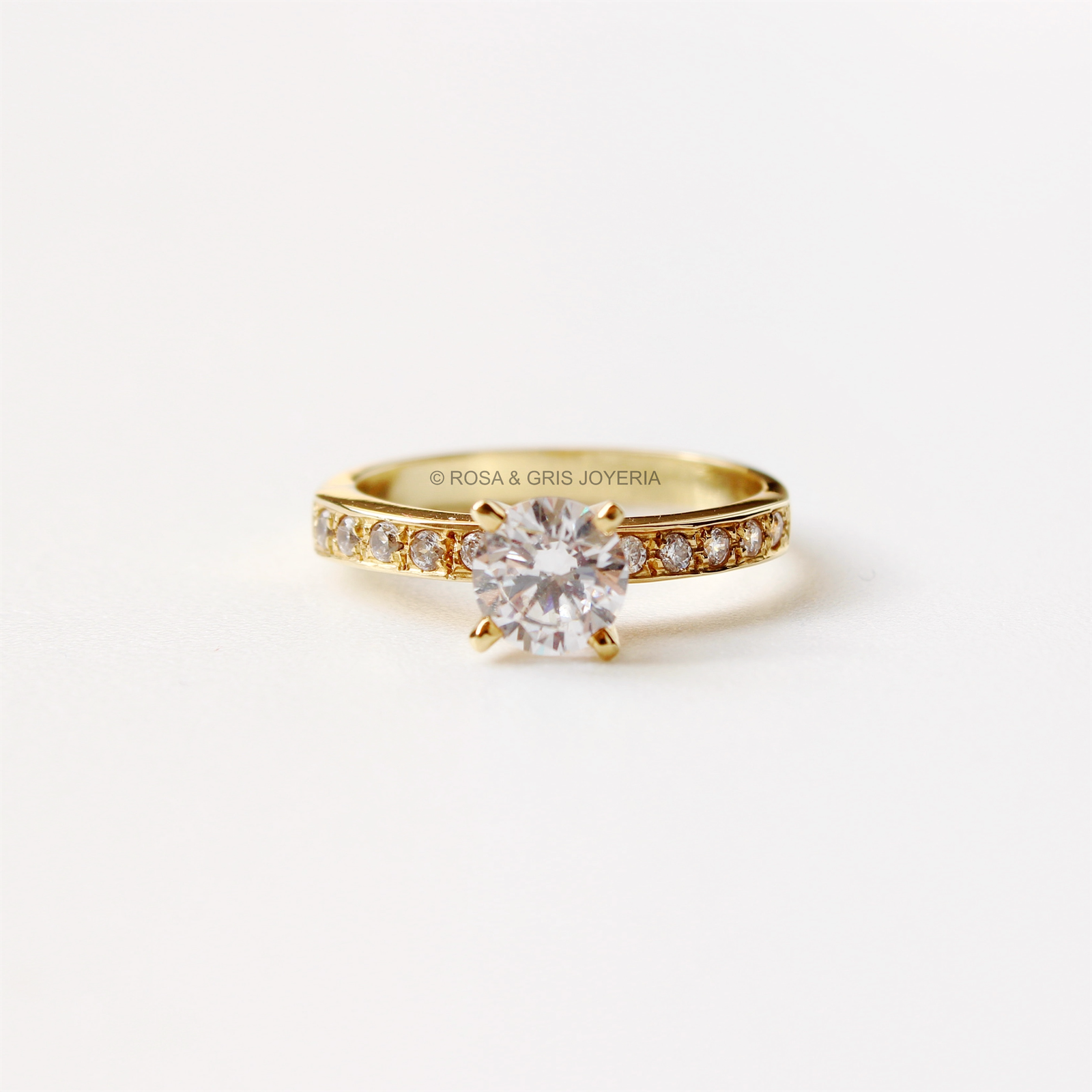 Anillo de Compromiso Cielo en Oro 18k