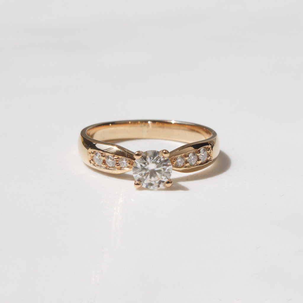 Anillo de Compromiso Nia en Oro 18k