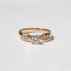 Anillo de Compromiso Nia en Oro 18k