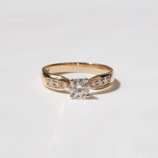Anillo de Compromiso Nia en Oro 18k