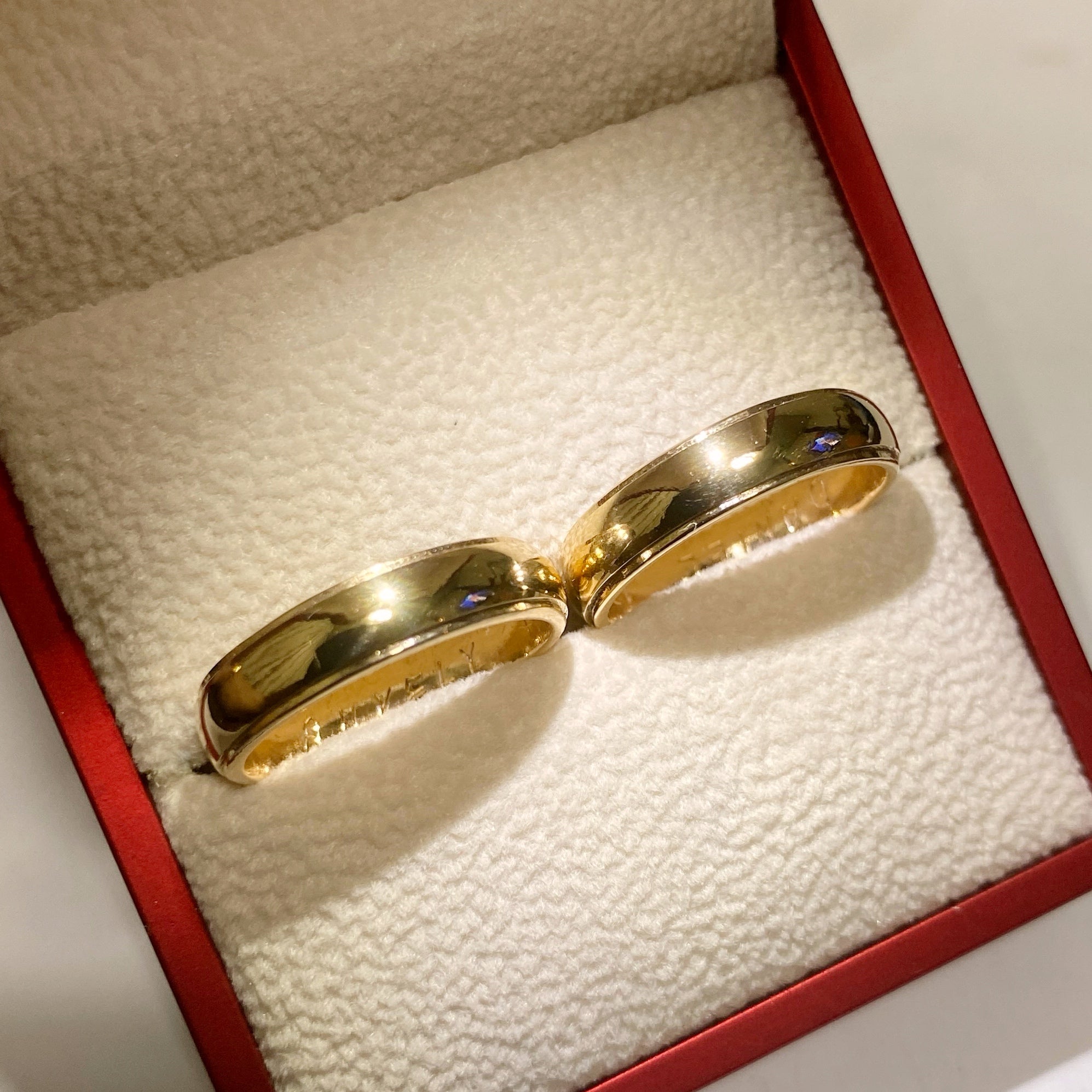 AROS DE MATRIMONIO MEDIA CAÑA EN ORO 18K