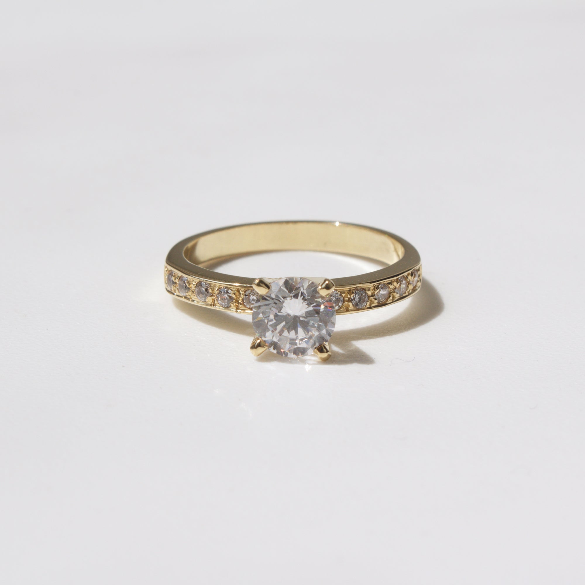 Anillo de Compromiso Cielo en Oro 18k